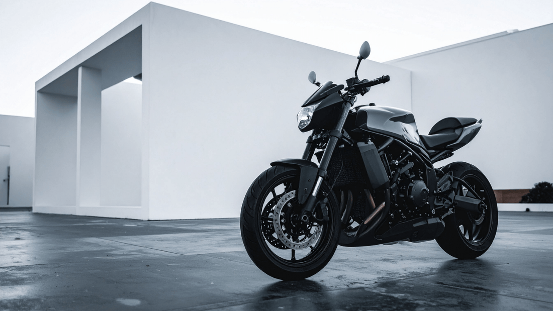 バイクユーザー必見！急な雨でも安心の防水レインスーツ徹底解説 - BENQUE-store