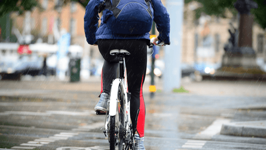 雨の日の自転車も怖くない！快適＆安全なレインウェア活用 - BENQUE-store
