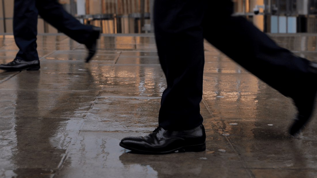 傘の罰金制度スタートで注目！今こそ見直したいレインウェア通勤 - BENQUE-store